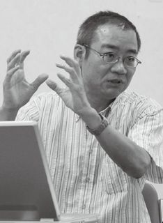 ノンフィクション作家・山岡淳一郎氏 1959年愛媛県生まれ。「人と時代」「21世紀と公と私」を共通のテーマに近現代史、建築、医療、政治などの分野で旺盛な著作活動を行う。